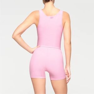 Skims tank cotton candy pink